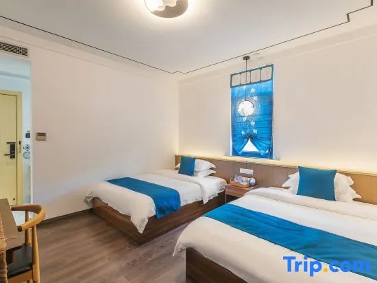 Standard Double room with river view (twin beds)