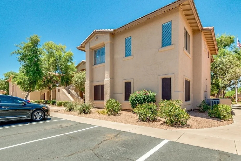 Perfect Chandler Large Condo! 2 Master Suites! Close to Everything! 30 Night Minimum Stay! by RedAwning