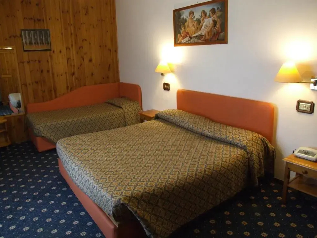 Standard Quadruple room with balcony