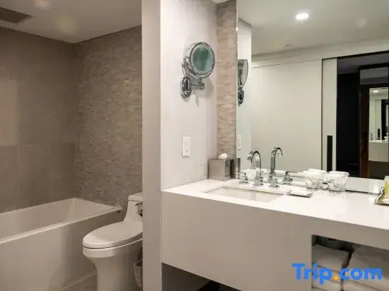 Четырёхместный люкс Presidential в Hotel Bonaventure Montreal