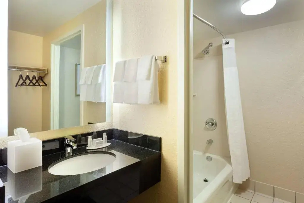 Fairfield Inn & Suites Lake Buena Vista in Marriott Village - Chambres