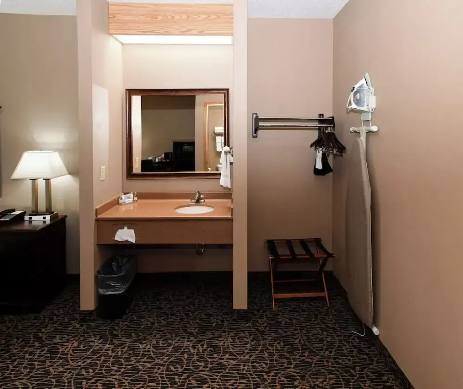 Double Suite (full double bed)