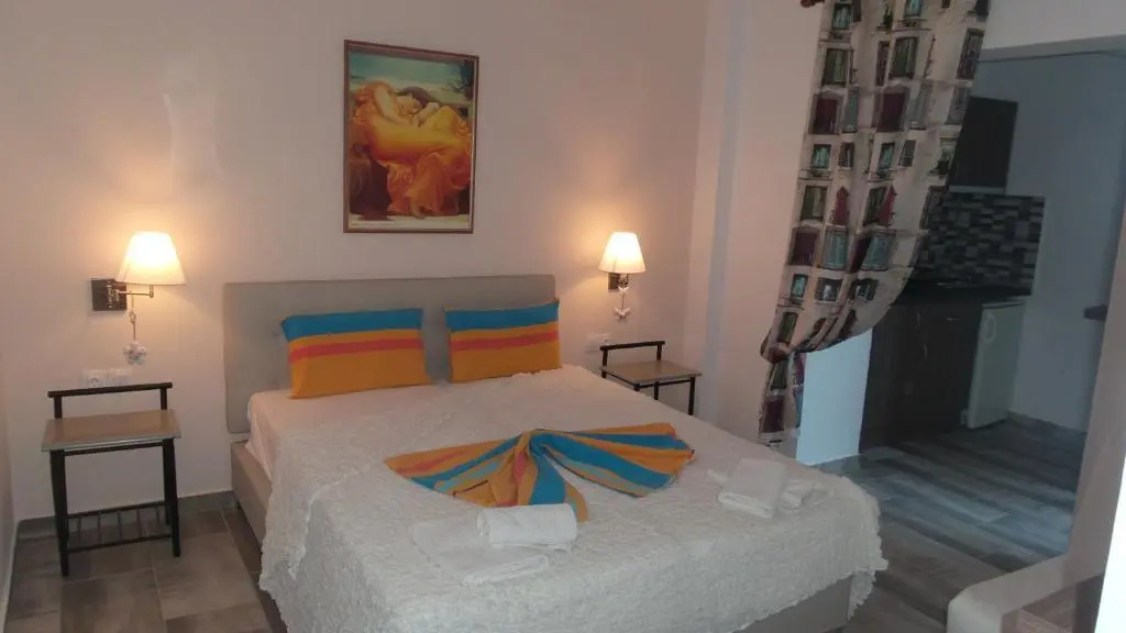 Standard Double room with balcony (full double bed)