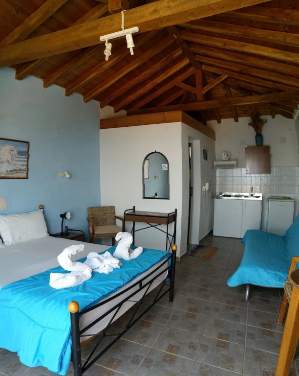Double Studio with sea view (full double bed)