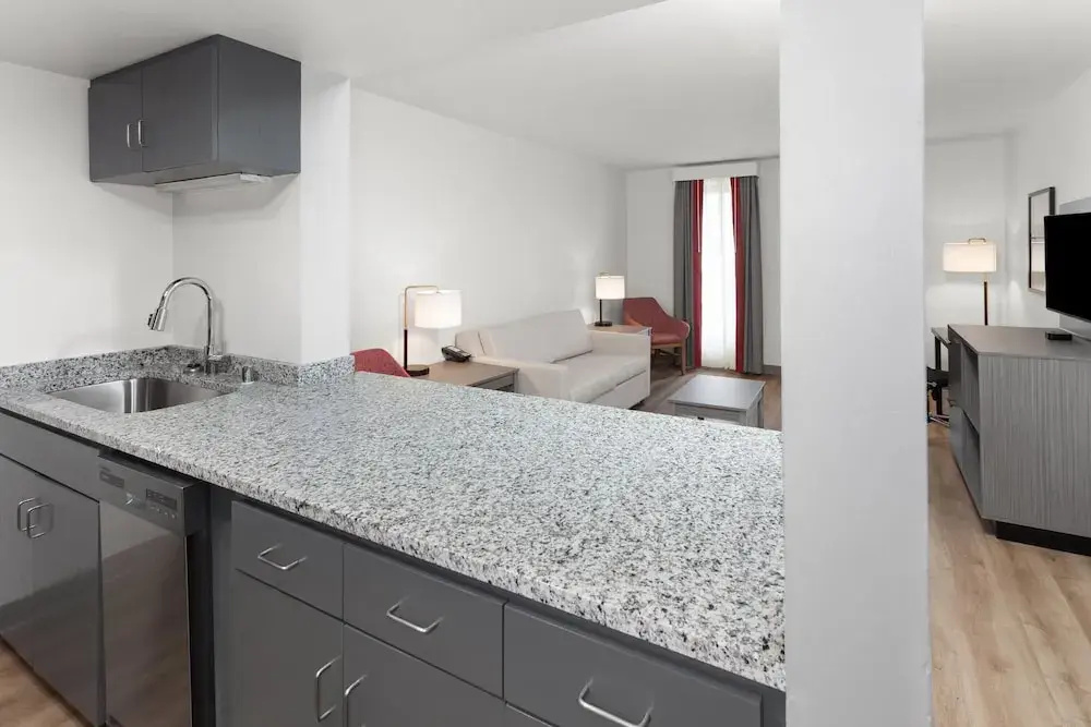 Ramada by Wyndham Milwaukee - Chambres