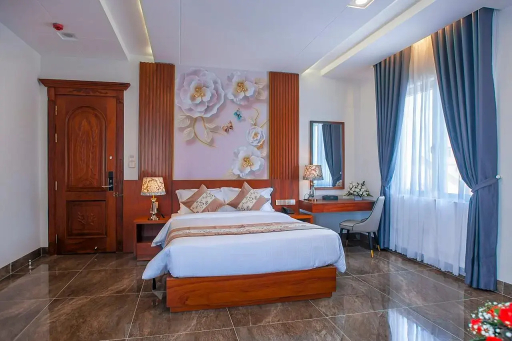 Superior Double room (full double bed)
