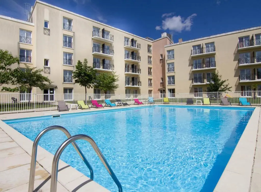 3 Bedrooms Apartment
