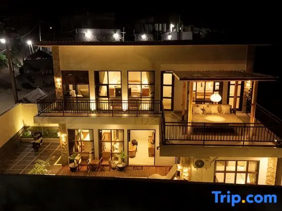 3 Bed Villa in Kuta w/ Day Bed Pool Fast Wi-Fi