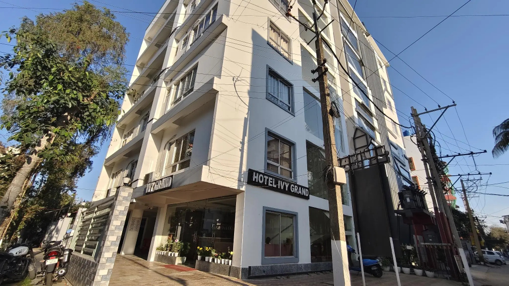 Hotel IVY Grand By GRB