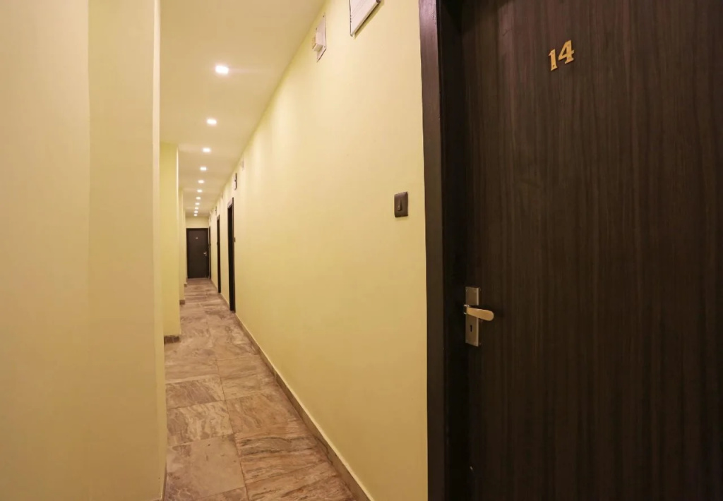 Lobby & Reception