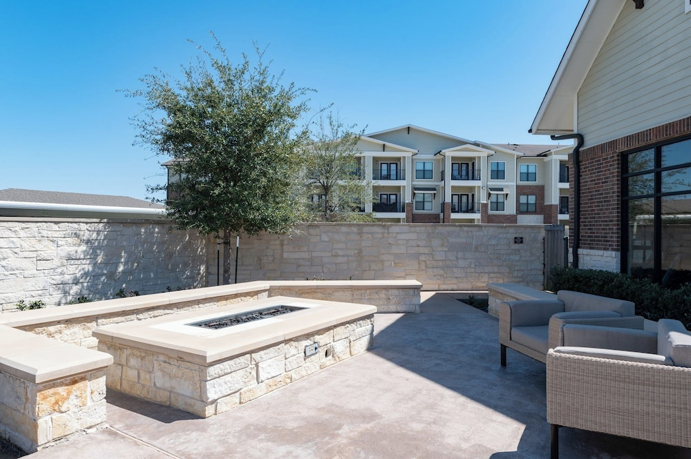 Landing Apartments Grand Harbor Near Falcon Point