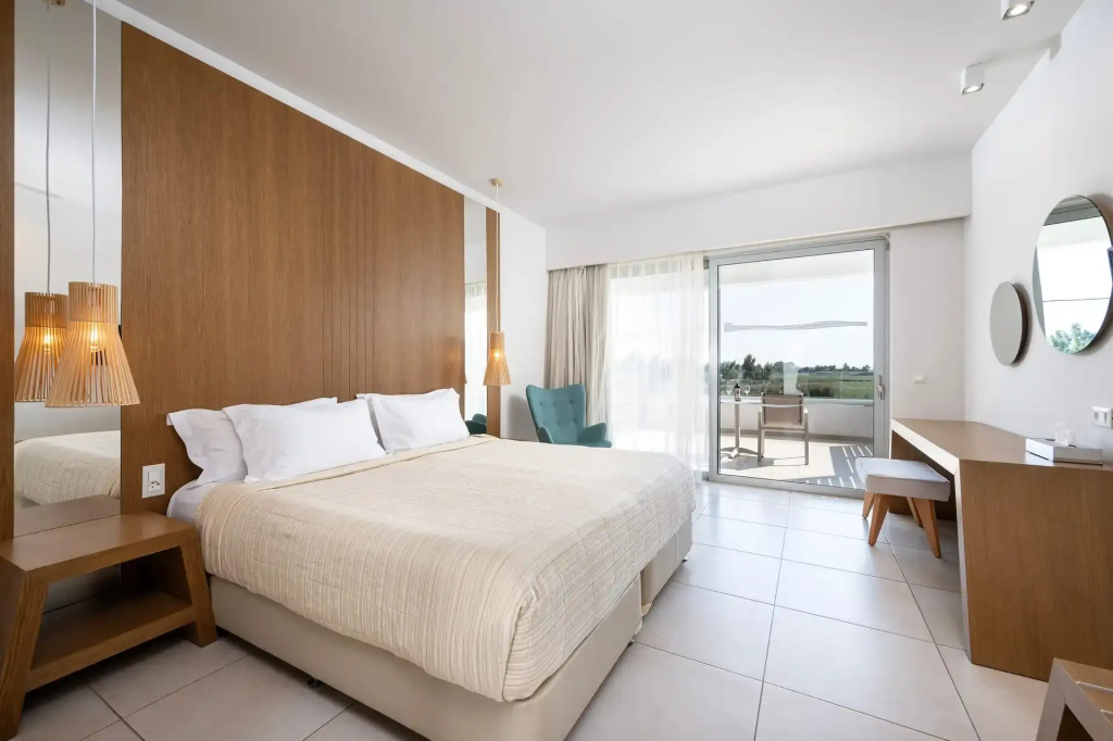 Standard Double room with balcony and with pool view (twin beds)