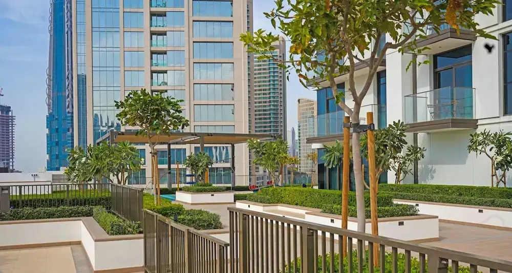 Exclusive Burj Crown 4b Balcony City Views