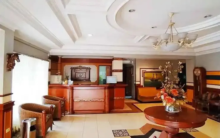 Lobby & Reception