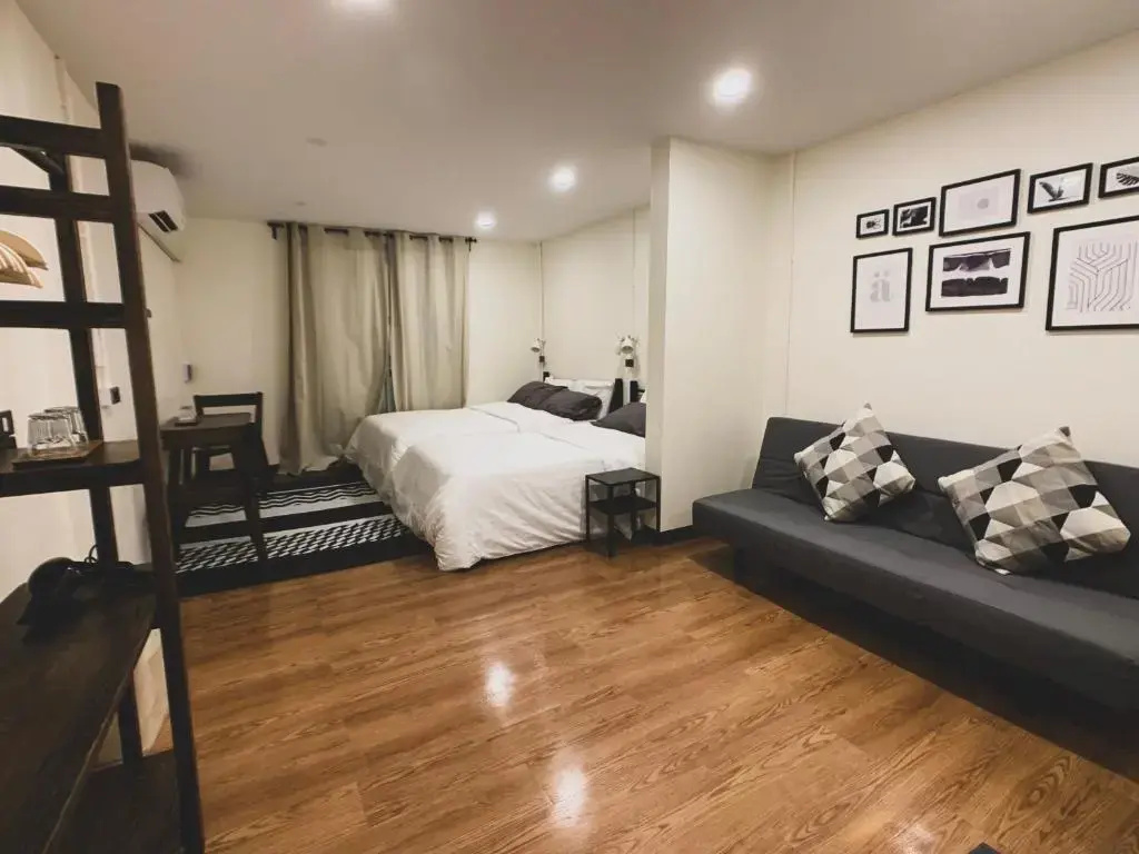Standard Triple room with balcony