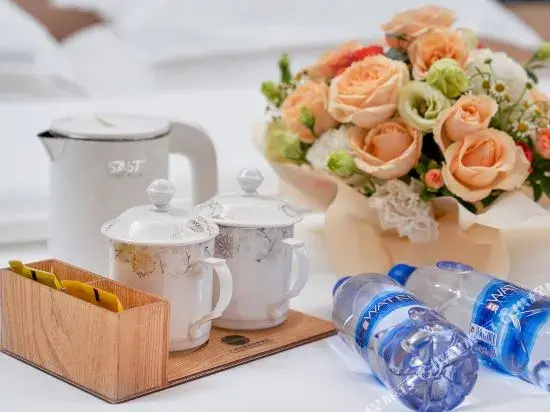 Food & Beverage