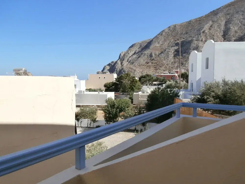 Standard Double room with balcony and with mountain view (full double bed)