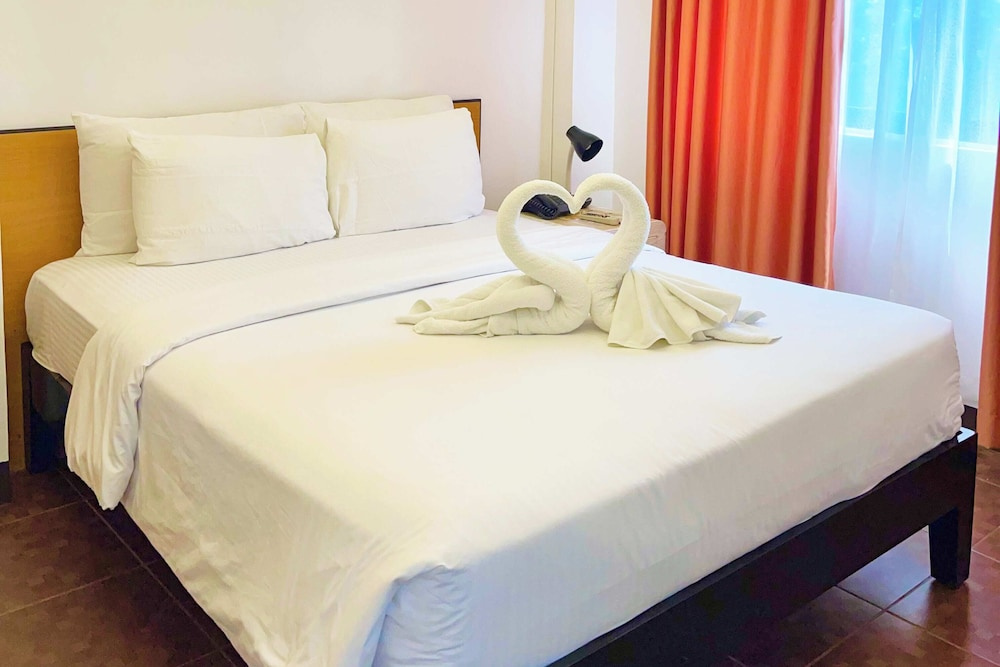 Deluxe Double room with balcony (full double bed)
