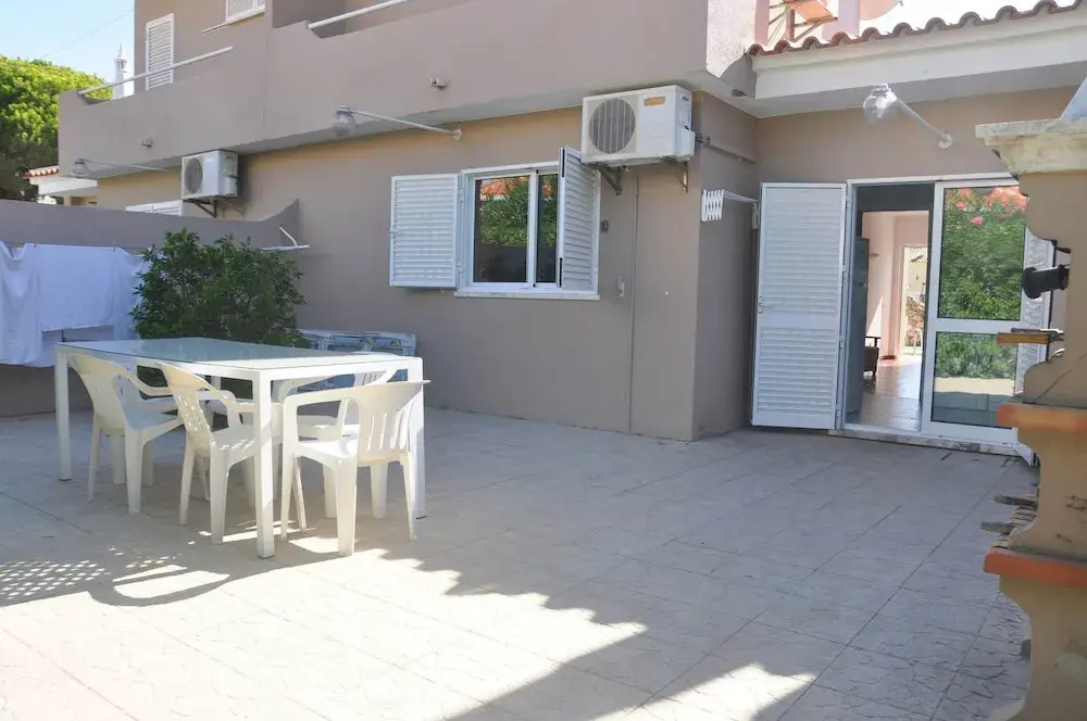 Villa Horacio with Private Swimming Pool is Located near Center of Vilamoura