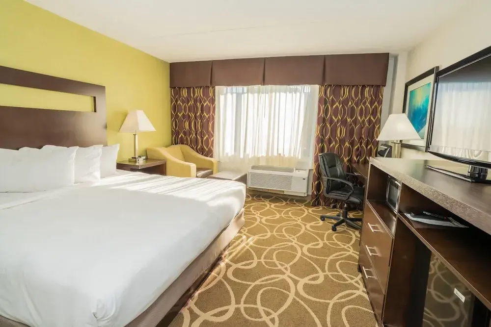 Elimwood Hotel, a Ramada by Wyndham - Chambres