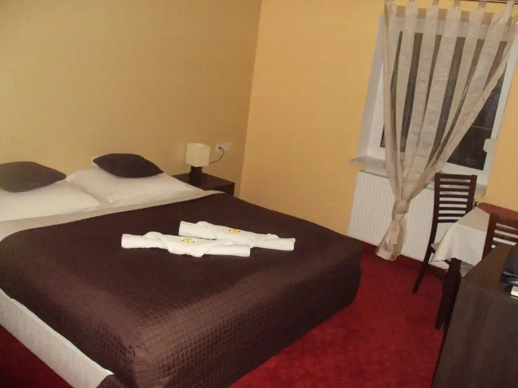 Standard Double room (full double bed)
