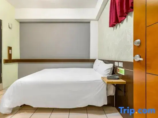 Economy Double room (full double bed)