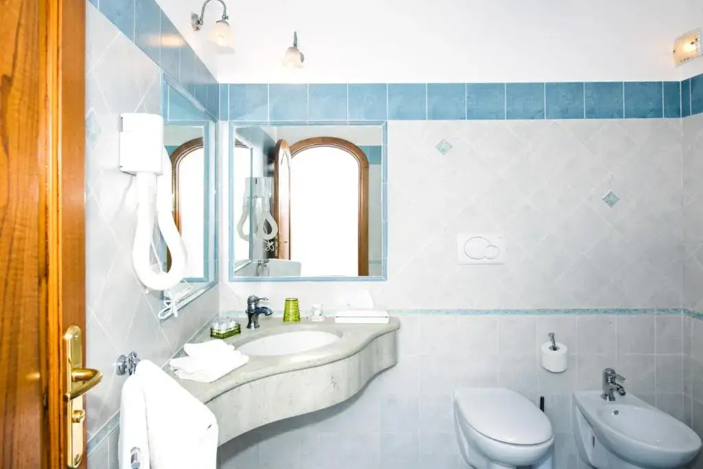 Standard Double room with partial sea view (full double bed)