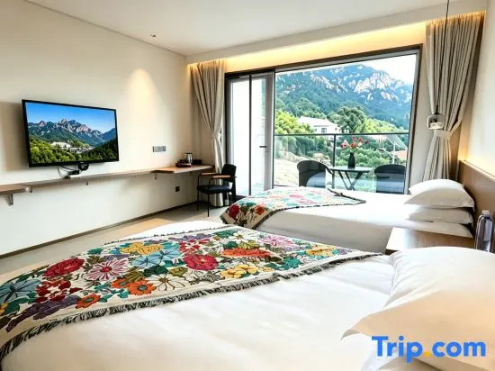 Van Gogh Huajie Intangible Cultural Heritage Homestay (Laoshan Scenic Area Liuqing River Beach)
