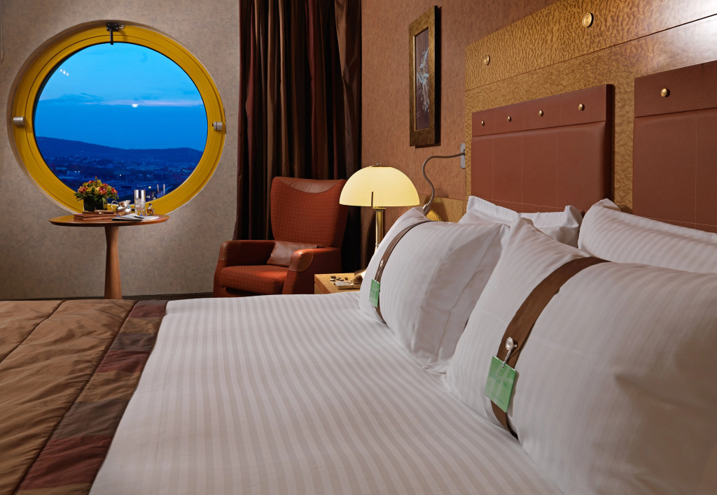 Holiday Inn Athens Attica Av. Airport West