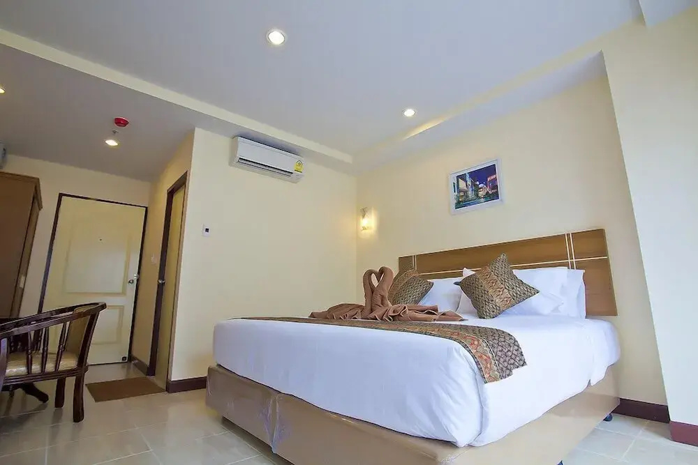 Отель Iris Residence в Паттайе