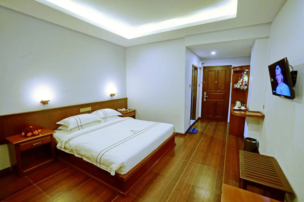 Superior Double room (full double bed)