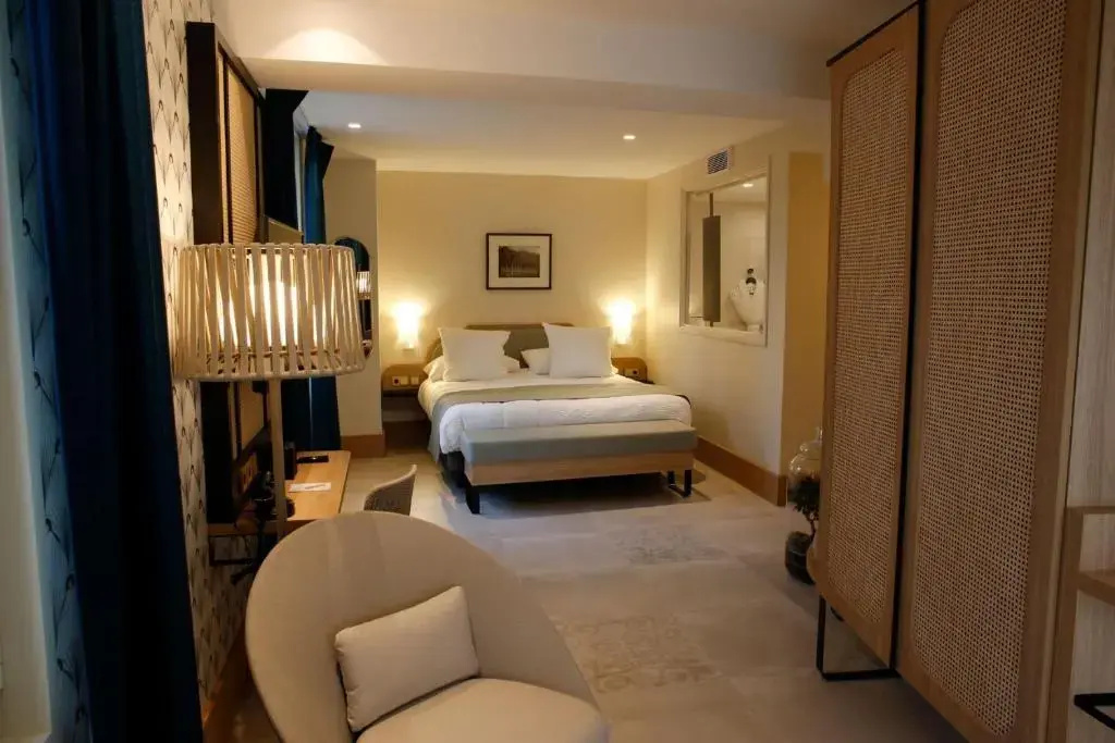 Superior Double room with sea view (full double bed)