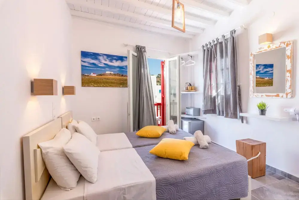Classic Double room (full double bed)