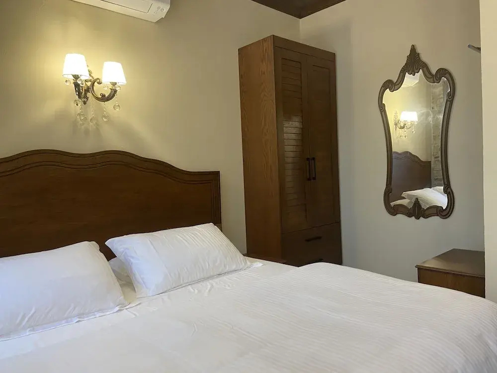Royal room