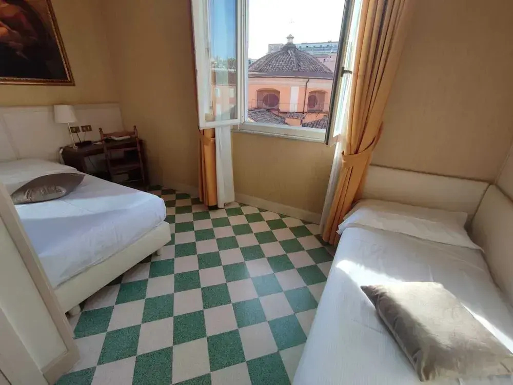 Economy room