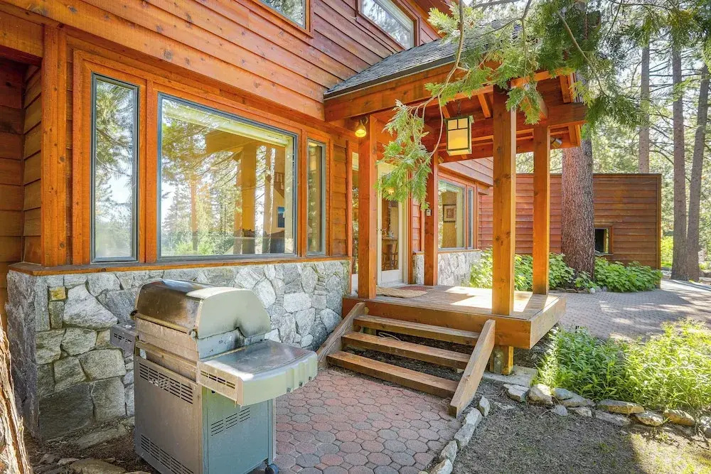 Spacious Tahoe City Retreat < 2 Mi to Lake Tahoe!