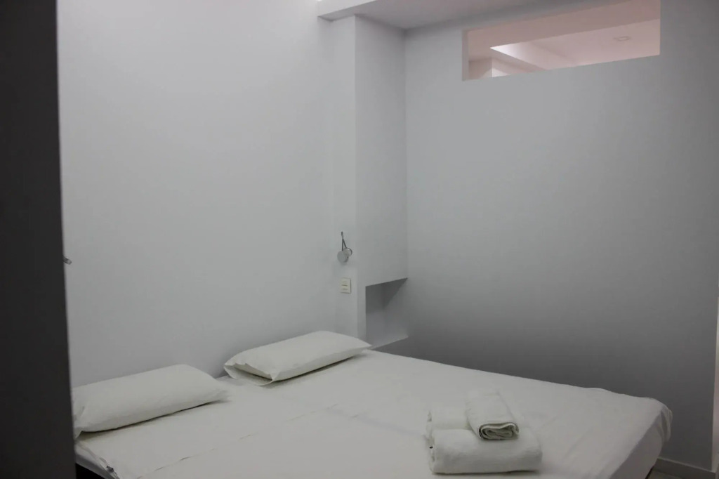 gallery_image_hidden_9