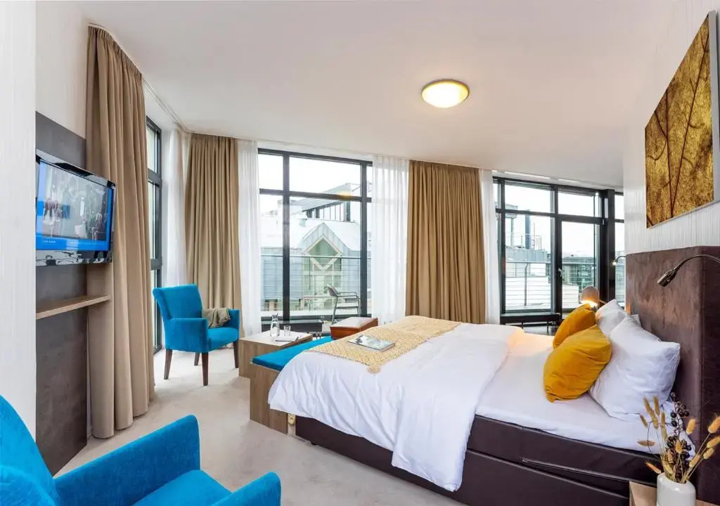 Deluxe Double room (full double bed)