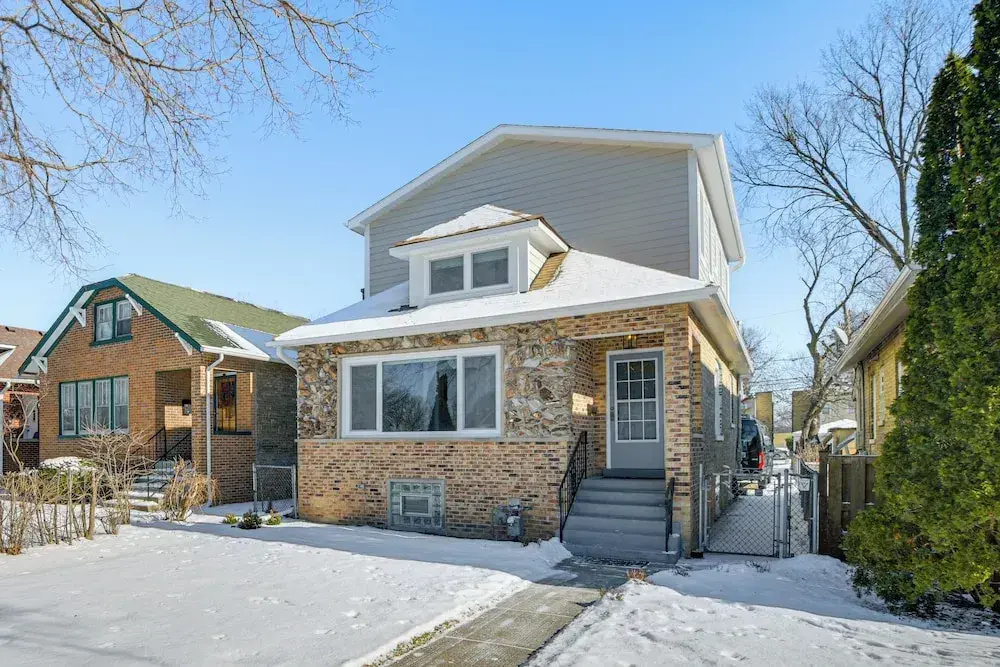 2 Mi to Northwestern: Updated Home w/ Game Room! - фото 16