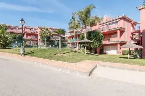 2250-Beautiful Groundfloor with Garden And Pool