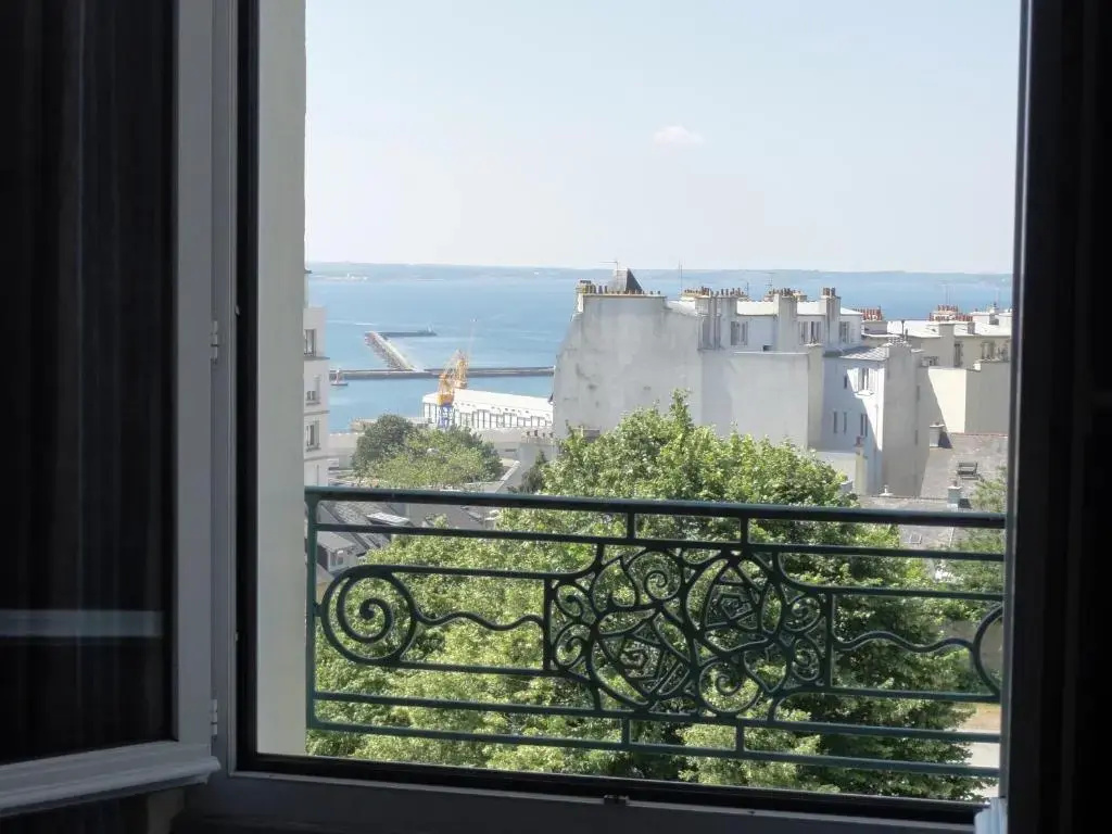 Standard Double room with sea view (full double bed)
