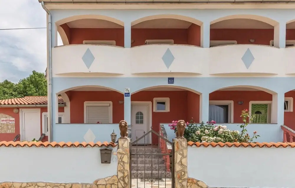 Awesome Home in Vodnjan With Wifi and 3 Bedrooms