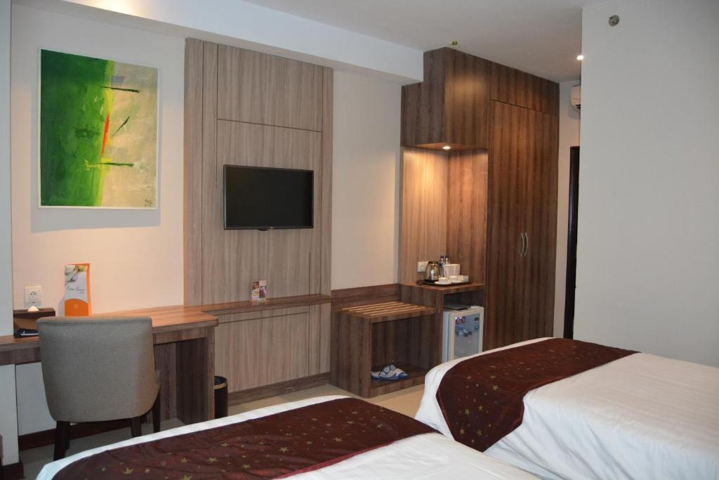Tara Hotel Yogyakarta Room Type - Deluxe Hollywood King Room