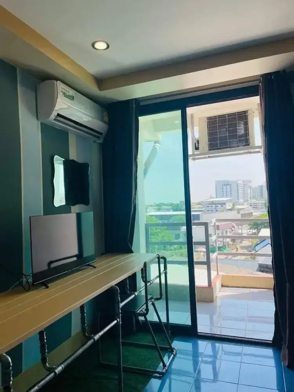 Economy room