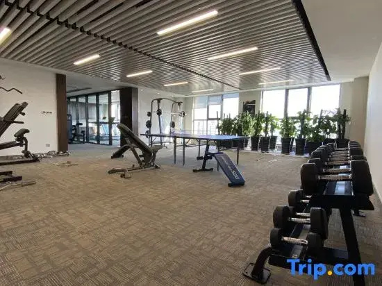LUXURY BLUE HORIZON Grand Hotel (Xining High-Speed Railway Station)