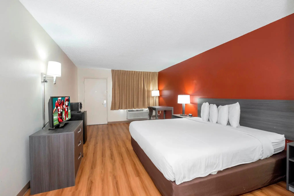 Deluxe Double room (full double bed)