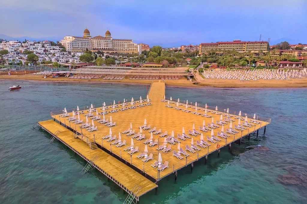 Beach & Waterfront