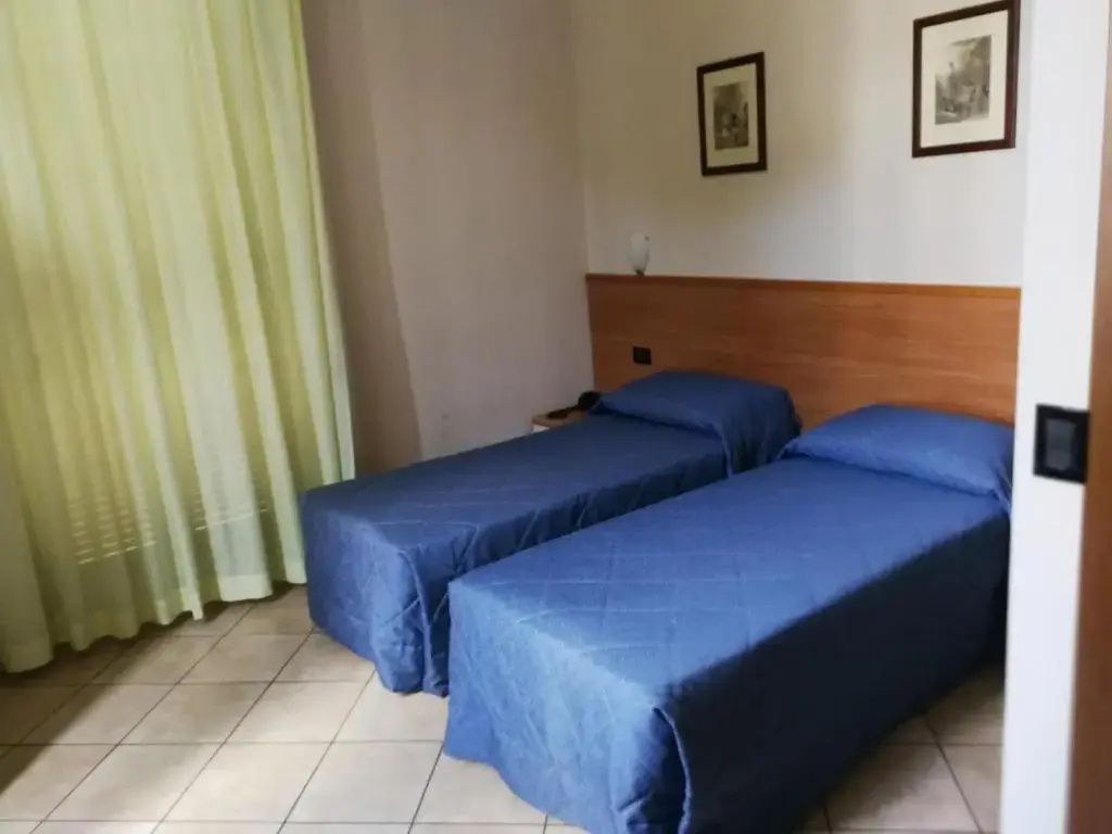 Double room (twin beds)