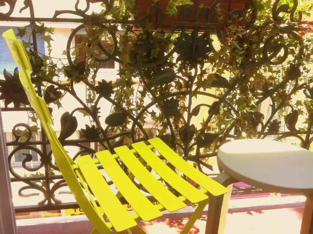 Standard Double room with balcony (full double bed)
