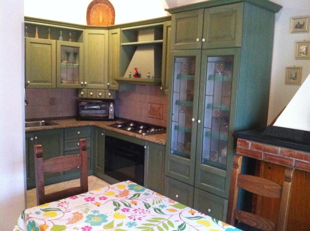 2 Bedrooms Apartment with balcony and with partial sea view